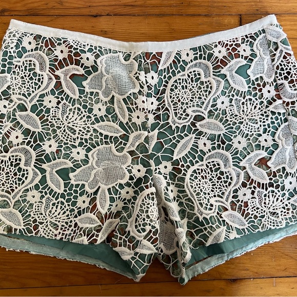 Anna Sui Lace Shorts - Picture 2 of 7